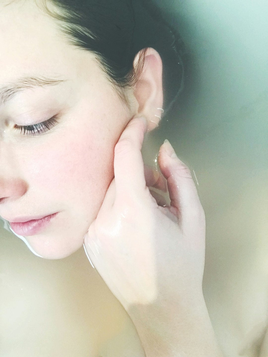 Skincare Ingredients to Avoid for Sensitive Skin: Protect Your Glow - MIANIMED